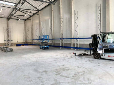 Levering og montering av Groglass pallehyller 16